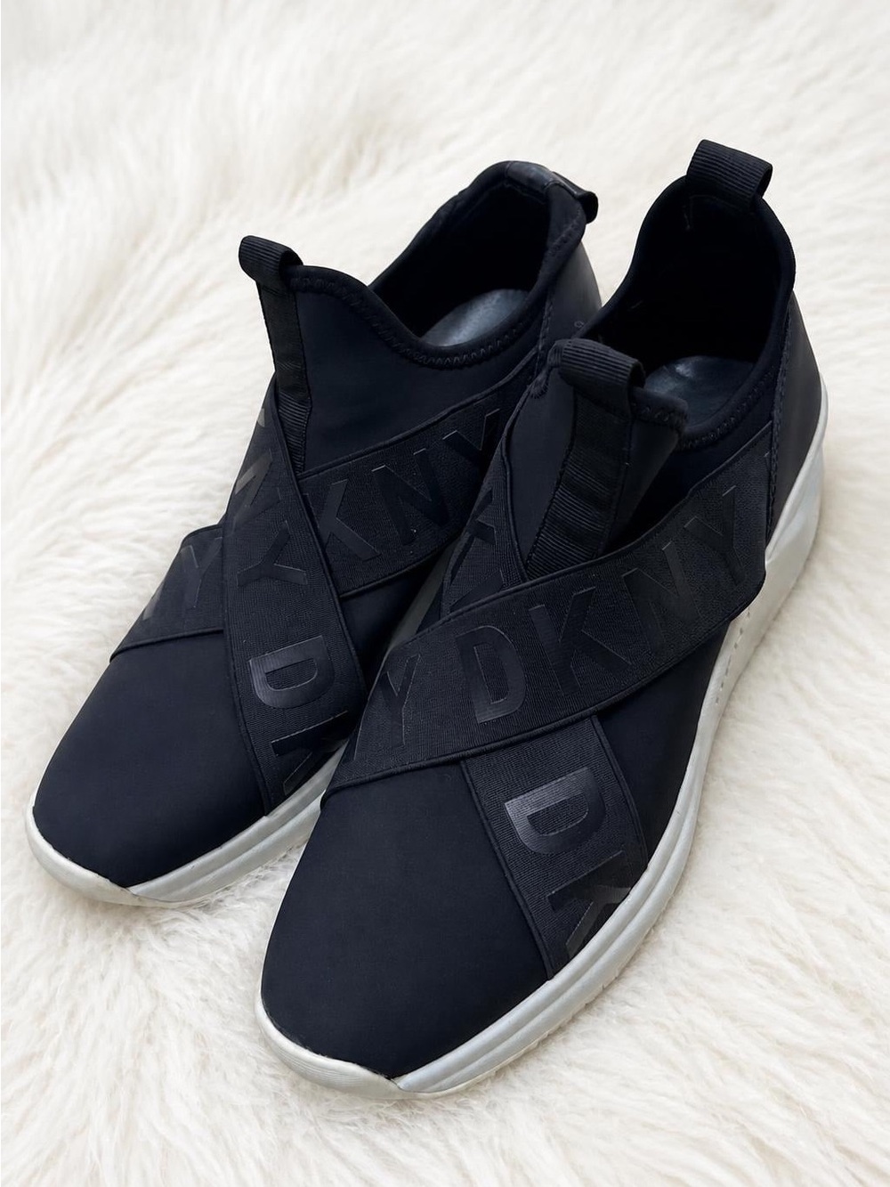 DKNY Black Slip‑On Sneakers 9.5M • Elastic Logo Straps • Excellent Condition